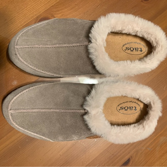 Taos brand slide on shoes. Size 7 - Picture 4 of 7